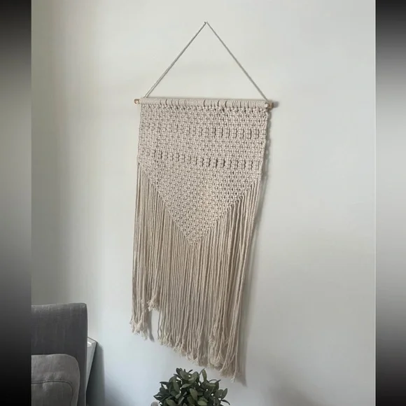 Macrame wall hanging - Picture 2 of 2